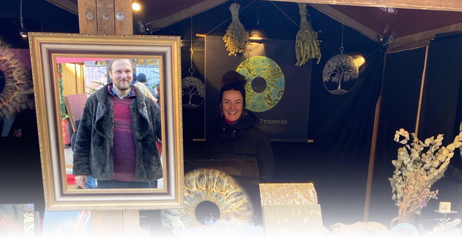 Janna und Govinda auf dem Weihnachtsmarkt in Baden (invertierte Vignettierung)